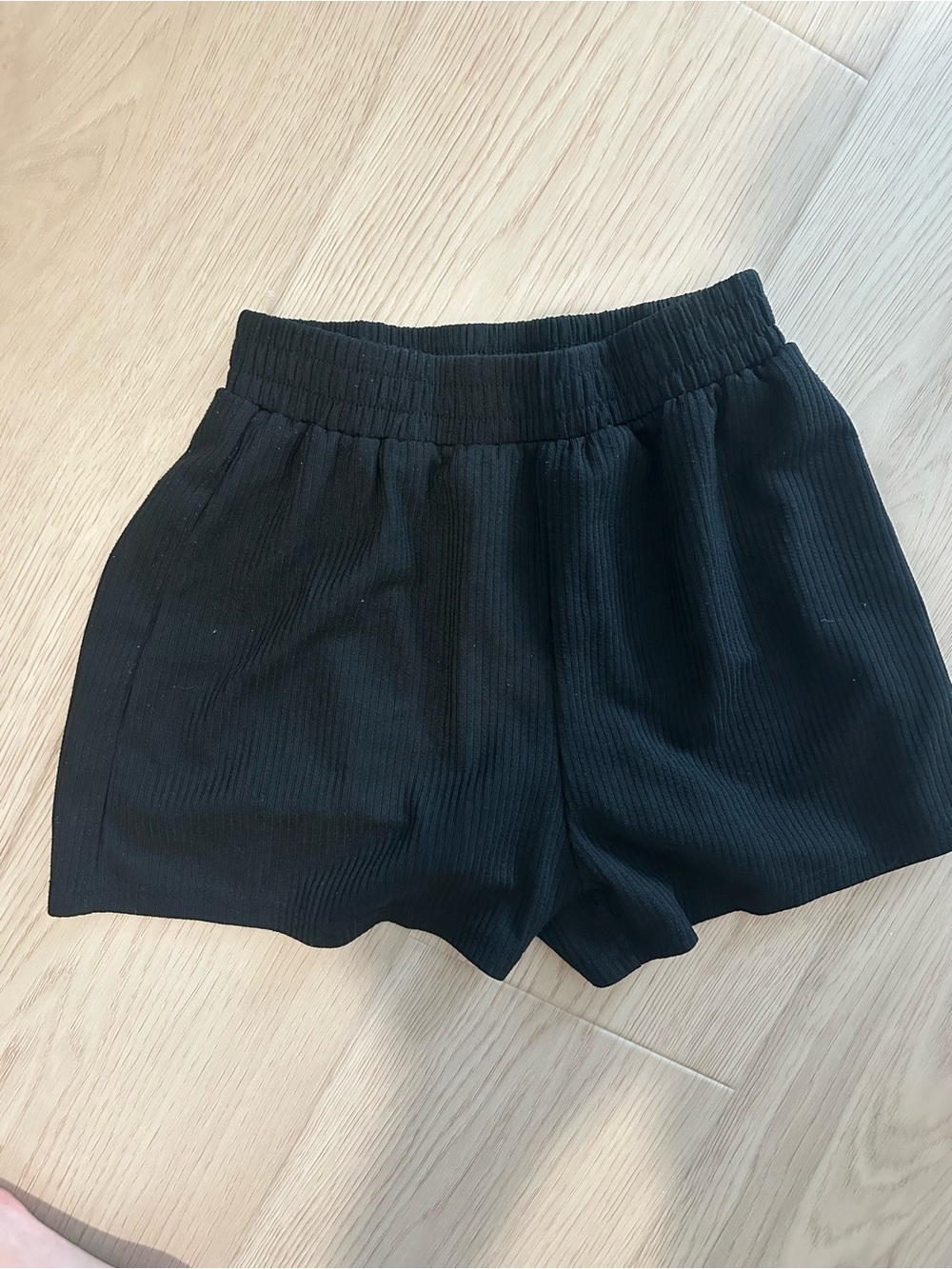 SHEIN Black Ribbed Elastic-Waist Shorts